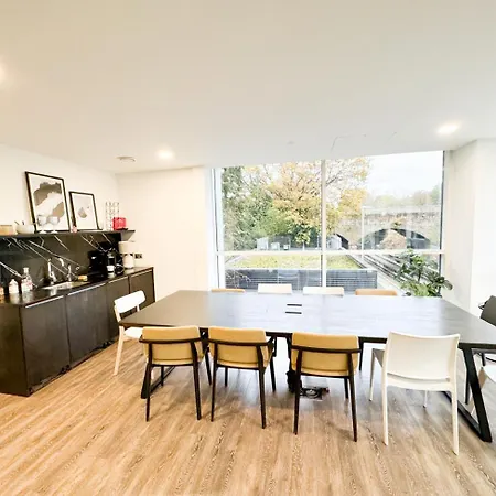 City Centre Ascot Apartment: Pet-Friendly with Free Parking Bracknell Exterior photo