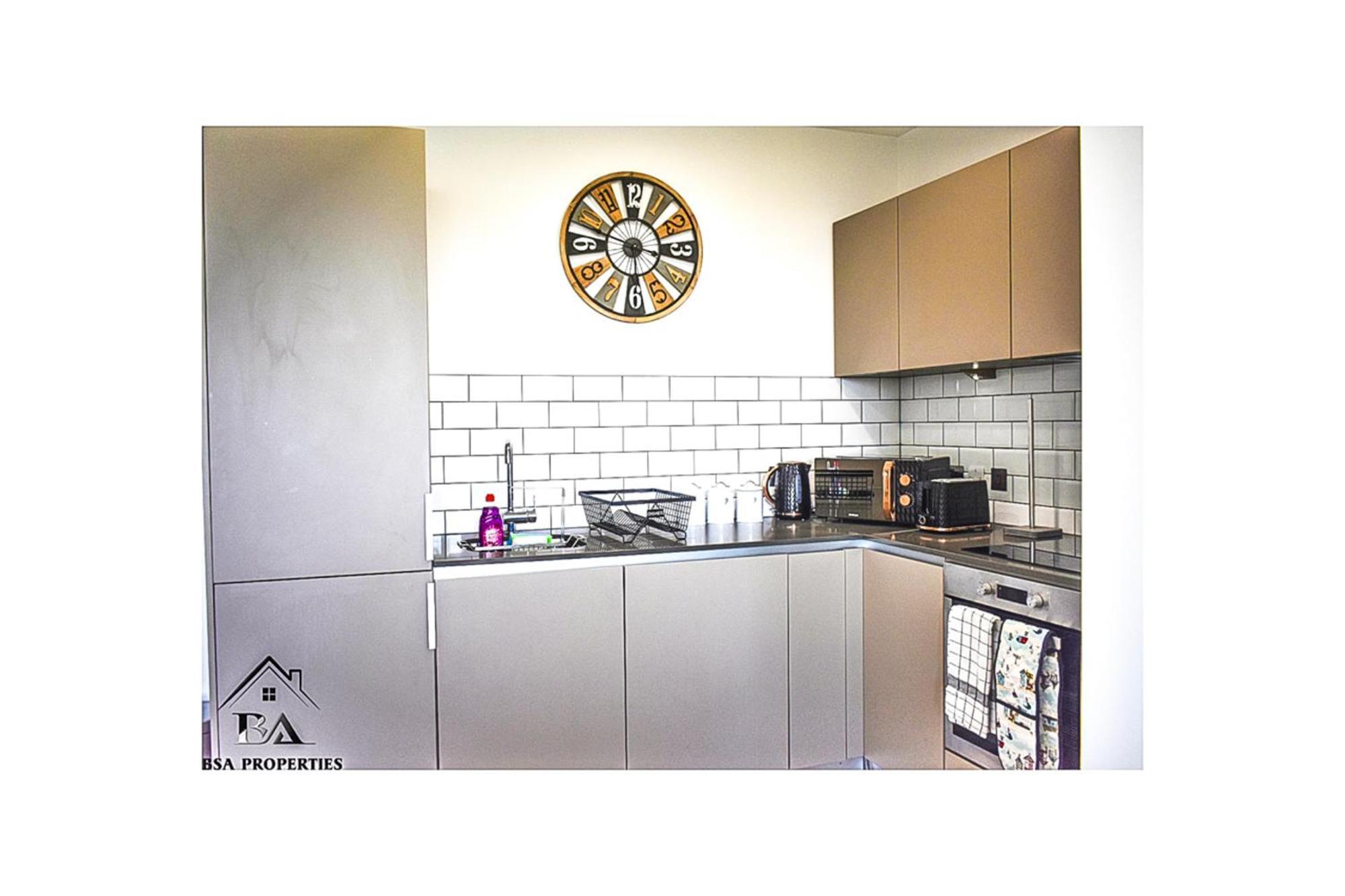 Centre Ascot Apartment: Pet-friendly With Free Parking Apartment Bracknell