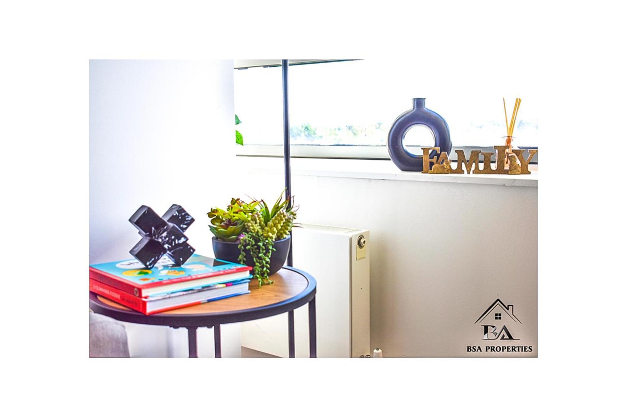 Apartment Centre Ascot Apartment: Pet-friendly With Free Parking *