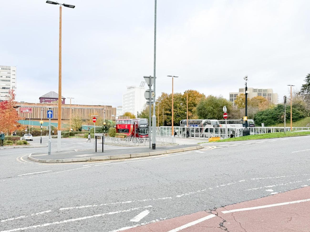 Centre Ascot Apartment: Pet-friendly With Free Parking