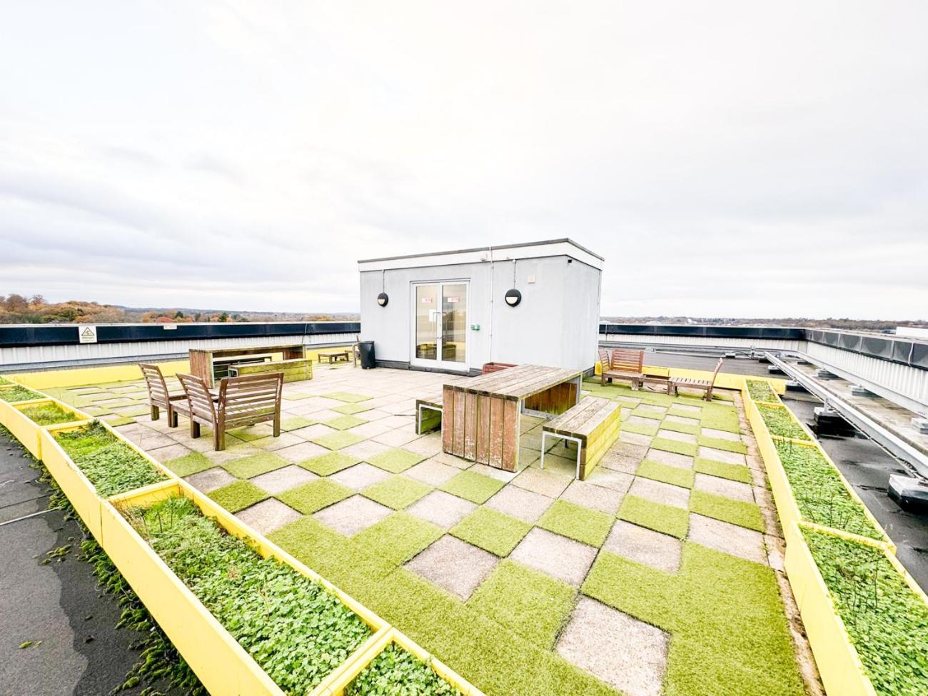 Centre Ascot Apartment: Pet-friendly With Free Parking *