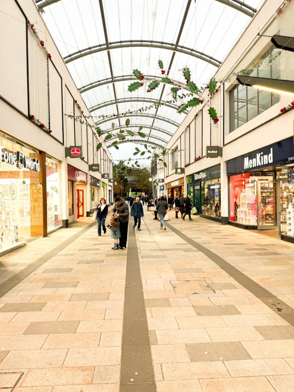 Apartment Centre Close To Ascot & Legoland Sleep Upto 4 Guests - Parking On Request!